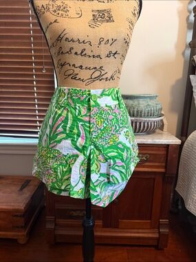Lily Pultizer Tropical Print Women’s Shorts - Green/Pink